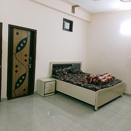 Radha Bhavan Vrindāvan 外观 照片