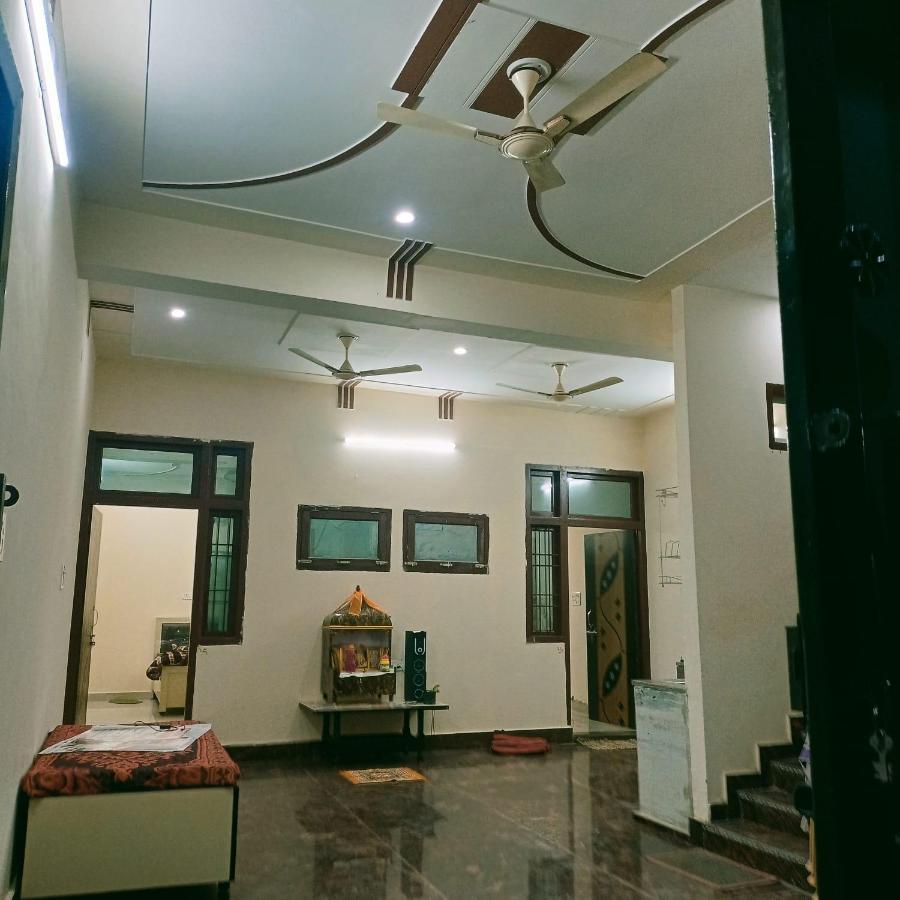 Radha Bhavan Vrindāvan 外观 照片
