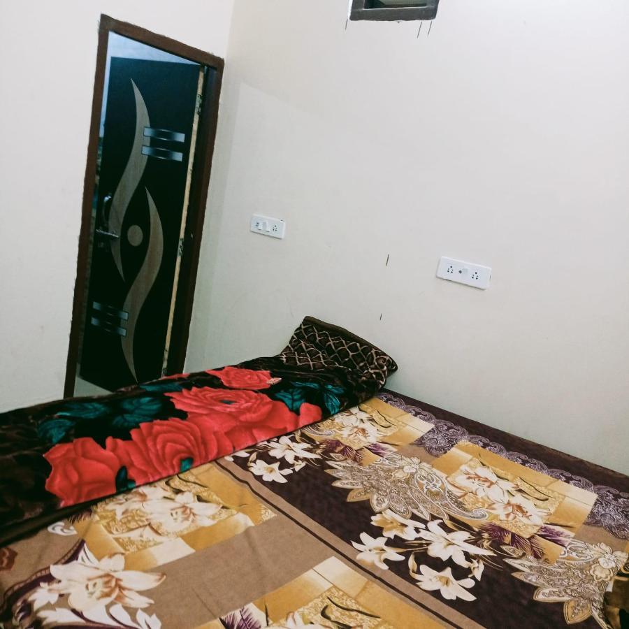 Radha Bhavan Vrindāvan 外观 照片